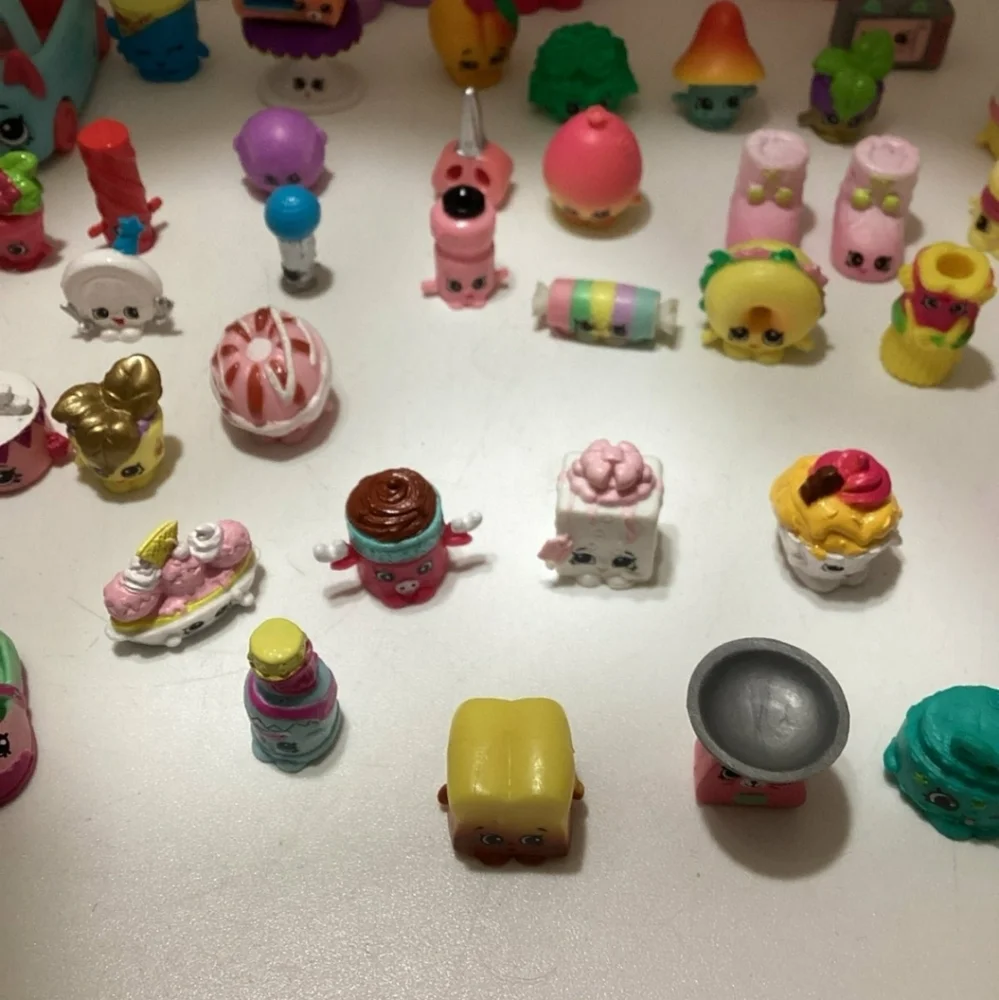 Shopkins 50pcs Moose Mixed Season Loose Toy Action Figures Pre-owned